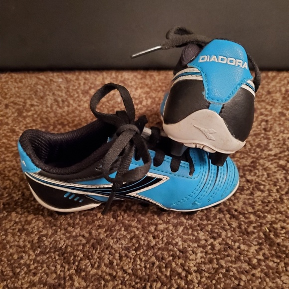 Diadora Other - Diadora Boys Cleets Size 8